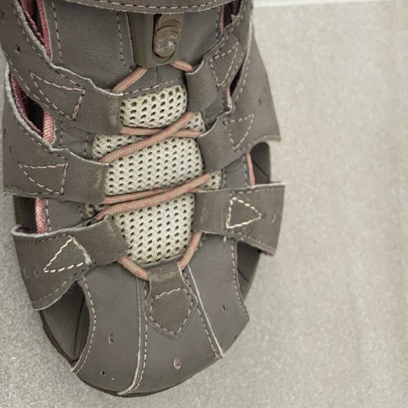 Teva Tan and Pink Athletic Sandals size 7.5 - Picture 17 of 17